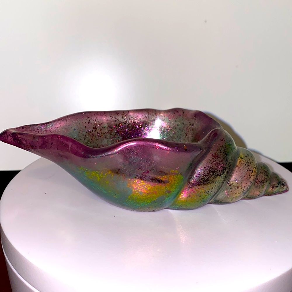 Handmade Resin Shell - Picture 1 of 3